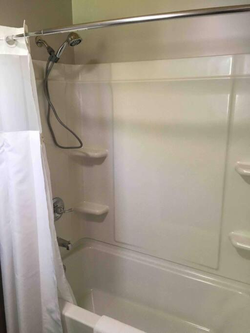 Caddy Corner Has A Hot Tub Just Outside Of Town Villa French Lick Bagian luar foto